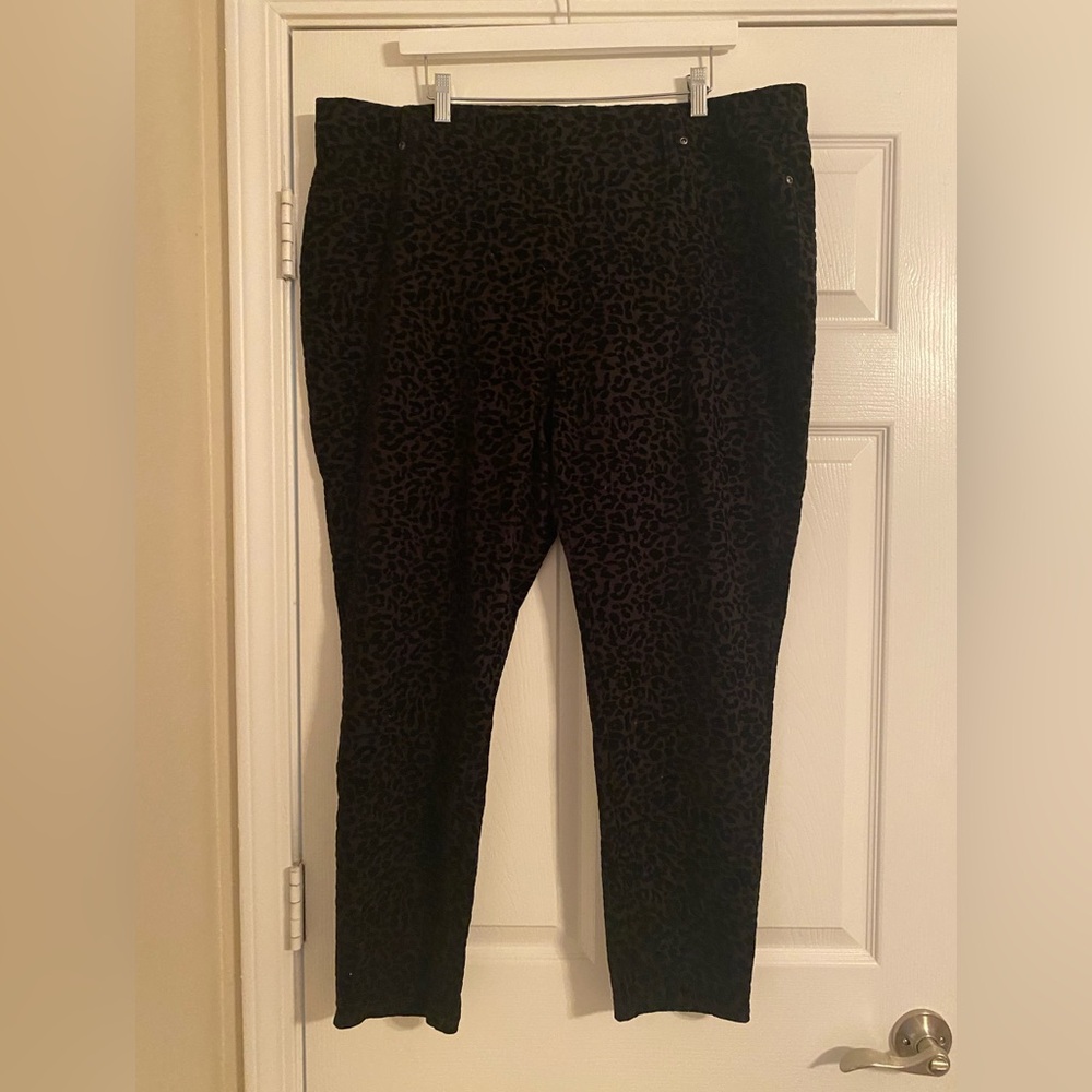 Terra Sky. Women’s Black Leopard Print Pants. Pull On. Soft. 2X.